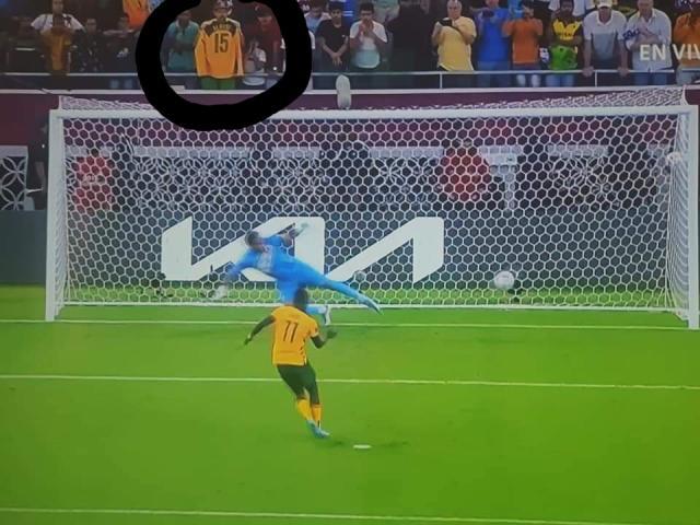 华体会app下载-赶上世界杯末班车 寒冬大清早疯狂庆祝的澳洲球迷